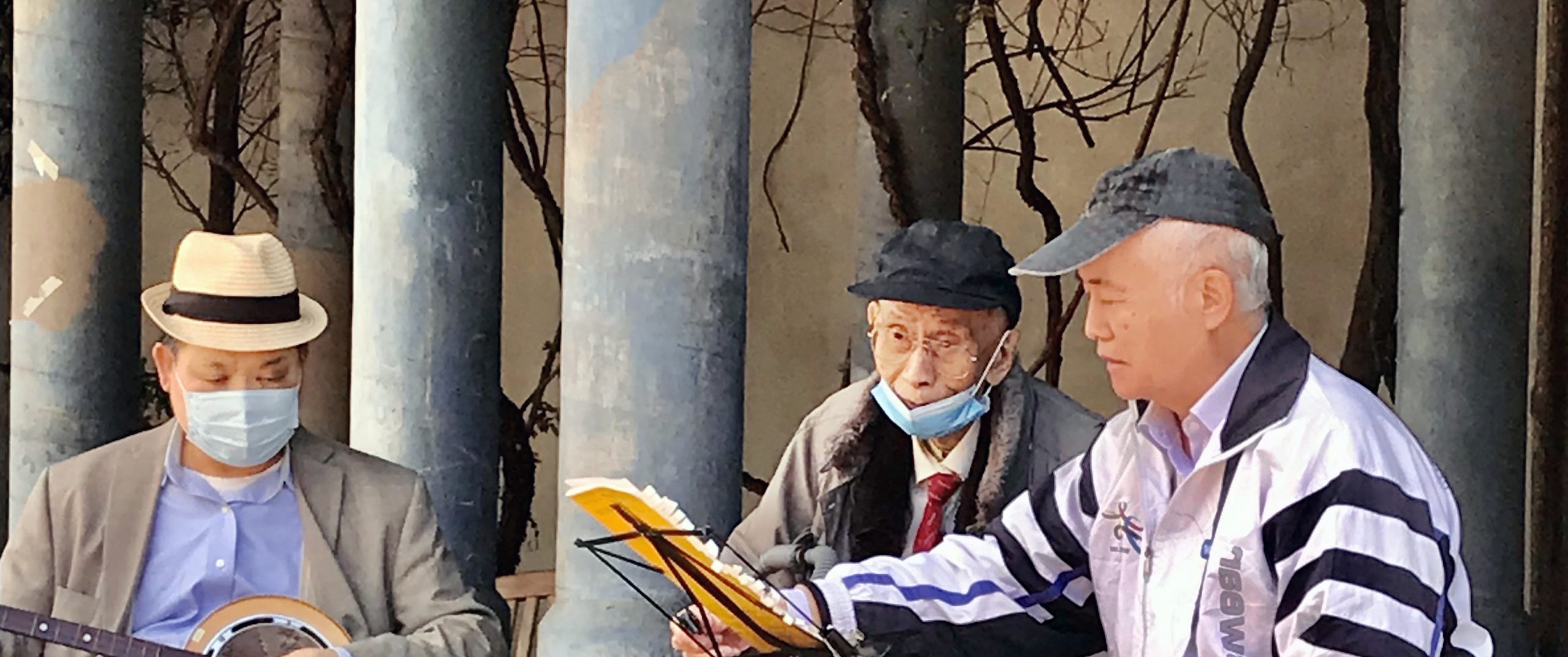 After years running a print shop, émigré 'choinkan' player finds youthful memories and soul solace in traditional Chinese melodies