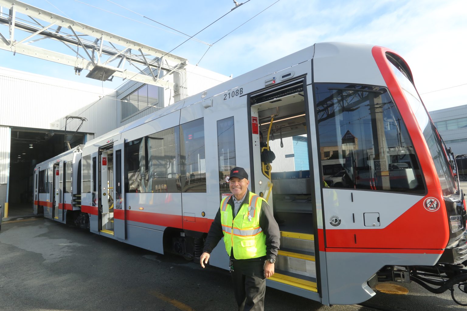 Military background and delight in the job help ‘star’ Muni driver keep ...